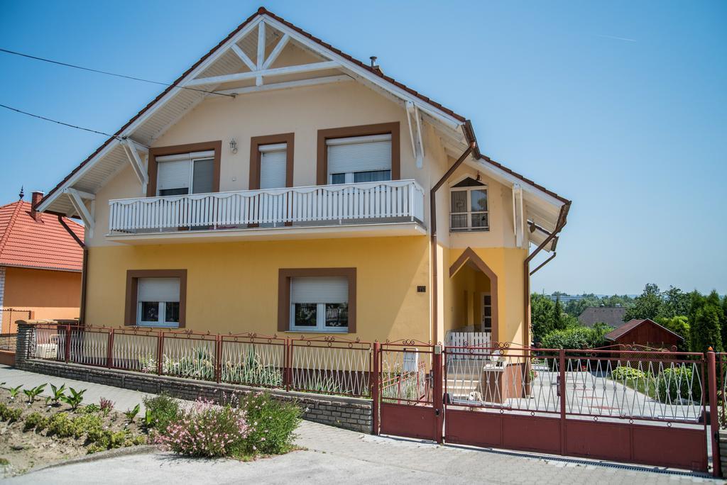 Kaman Vendeghaz Daire Alsópáhok Oda fotoğraf